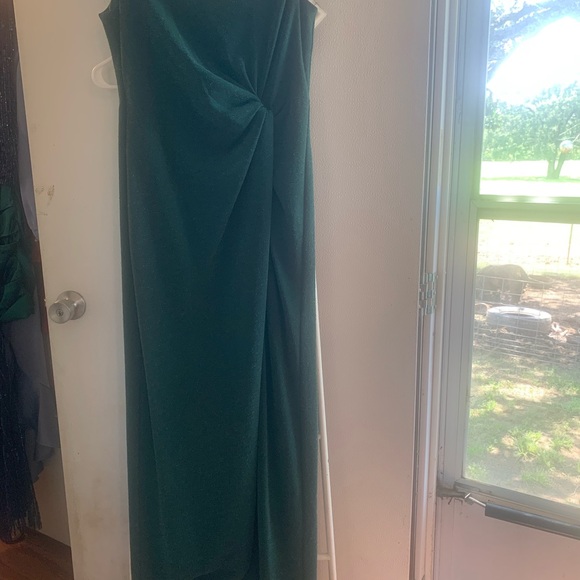 Adrianna Pappel evening dress Off Shoulder Front Slit and Rouching Sz 8 - Picture 7 of 8